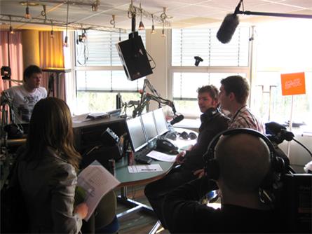 1 april: 3FM (1)