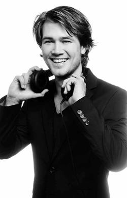 100%NL deejay Koen Hansen krijgt tv-programma op RTL4