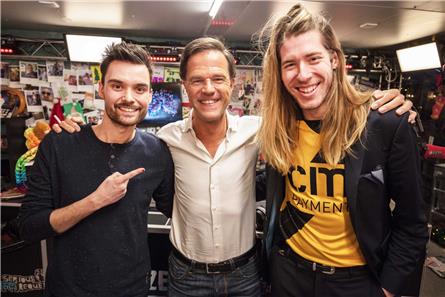3FM op verkiezingsdag live vanaf stembureau op Utrecht CS