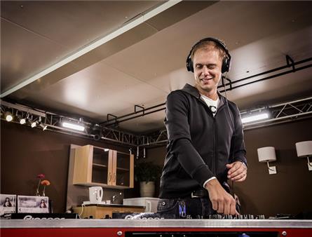 3FM Serious Request 2015
