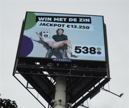 538 Toont stand jackpot Win Met De Zin langs snelwegen