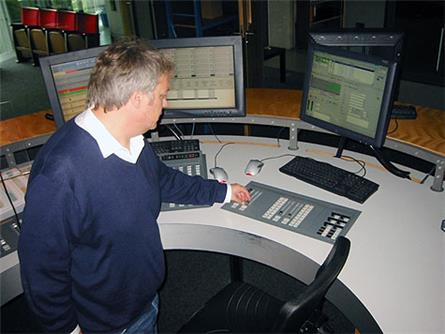 6. Planet Radio – Studio (1)