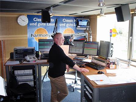 9. Harmony FM – studio