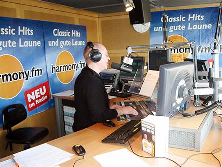 9. Harmony FM – studio