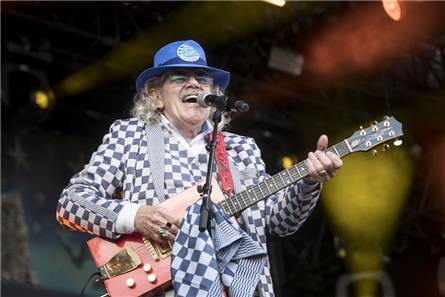 Akoestisch concert Normaal op TV Gelderland