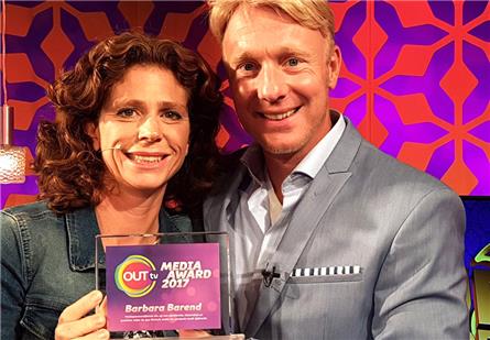 Barbara Barend wint OUTtv Media Award 2017