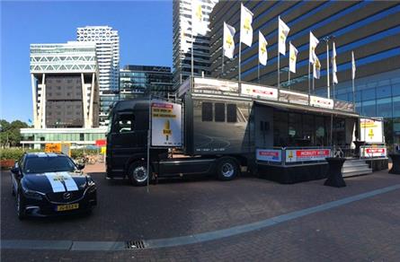 BNR Hemmen live vanaf 30 meter hoge reclamemast