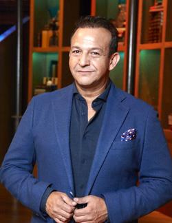 Cabaretier Najib Amhali wordt presentator bij RTL 4
