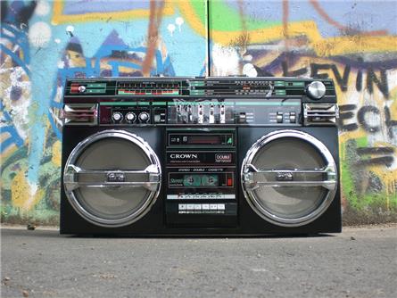Commerciële radiostations luiden de noodklok