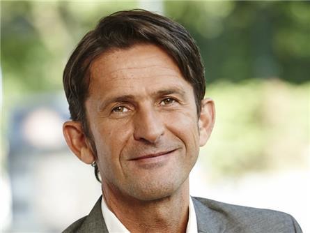 Cornald Maas presenteert nieuwe programma Volle Zalen 