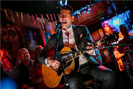 Danny Vera nummer één in NPO Radio 2 Top 2000