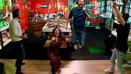 Deejays Qmusic ontsnappen na 75 uur uit escape room