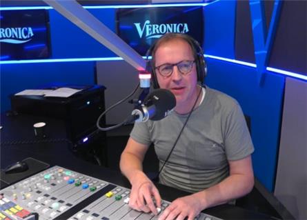 Edwin Evers viert 1 april op Radio Veronica (audio)