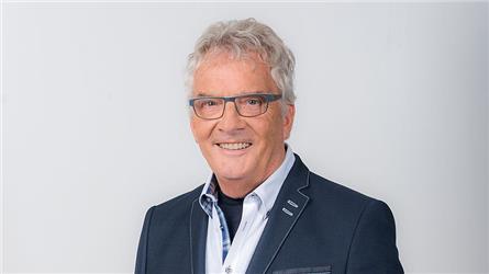 EO-presentator Arie van der Veer getroffen door herseninfarct
