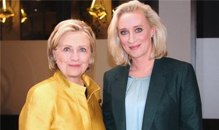 Eva Jinek ontmoet Hillary Clinton dinsdagavond op NPO 2