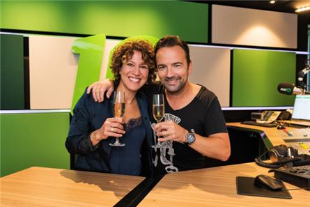 Evelien de Bruijn vaste nieuwslezer bij Ekdom in de Morgen