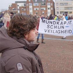 Filemon Wesselink duikt in de wereld van de complotten
