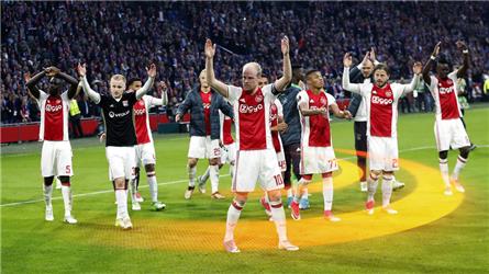 Frank de Boer en Aad de Mos analisten bij Olympique Lyon - Ajax