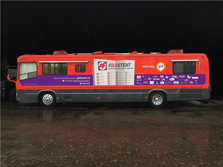 GLD met lokale omroepen de provincie door met verkiezingsbus