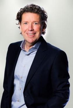 Henkjan Smits vervangt Ron Brandsteder op Radio 5