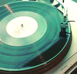 In Your Eyes in juni het meest gedraaid op de radio