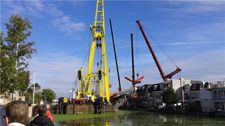 Inhijsen brugdek in Alphen aan den Rijn live bij Omroep West