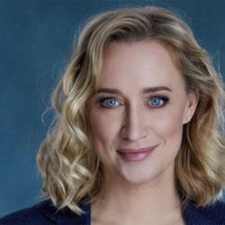 Jinek maakt speciale corona uitzending met Famke Louise 