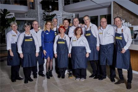 Johnny de Mol met dementerenden in Restaurant Misverstand