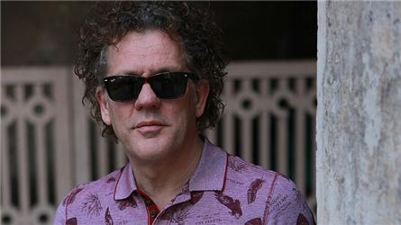 Kees van der Spek ontmaskert kinderprostitutie