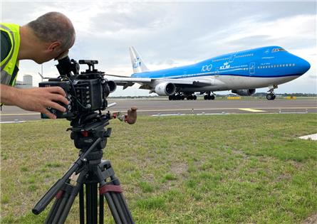 KLM opent deuren in coronatijd met realityserie bij RTL4