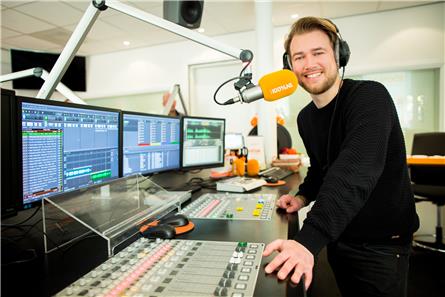 Koen Hansen langer bij 100% NL