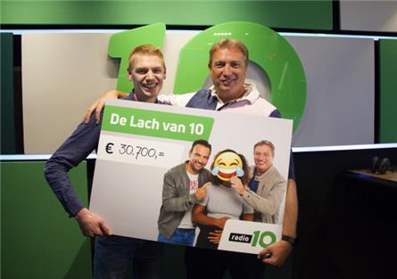 Lachen met Koos Spee levert luisteraar ruim 30.000 euro op