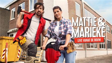 Mattie en Marieke maken radio vanuit een bouwkeet