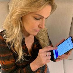Omroep brengt mensen telefonisch met elkaar in contact
