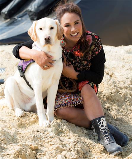 Patty Brard en Viktor Brand presenteren Helden Over De Hindernis