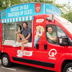 Qmusic-deejays delen tienduizenden ijsjes uit