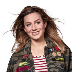 Qmusic-nieuwslezer Fien vaste tafelgast RTL Late Night