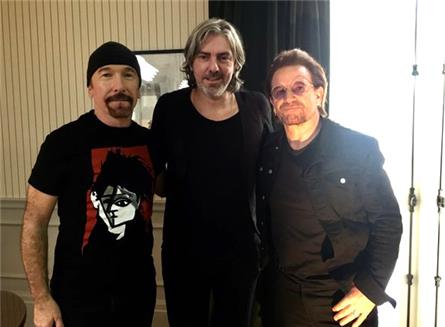 Radio 2 deejay Ruud de Wild ontmoet U2 op NPO 1
