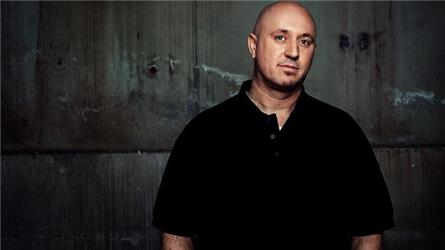 Riza Tisserand krijgt radioprogramma op Radio 1