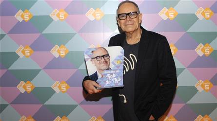 Rob de Nijs neemt Oeuvre Award in ontvangst bij Radio 5
