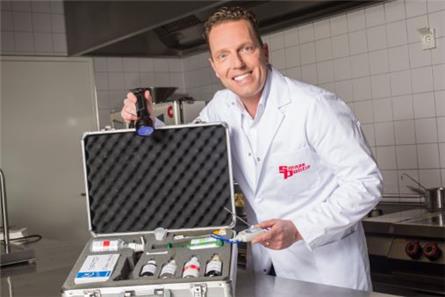 Rob Geus ondekt ‘Smerigste keuken ooit’ in De Smaakpolitie
