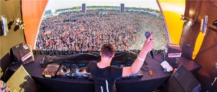 Slam biedt podium aan jong talent op Koningsdag in Alkmaar