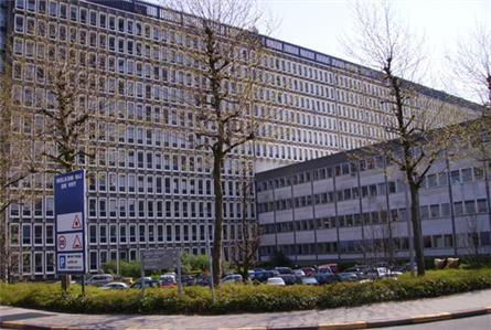 Vlaamse publieke omroep VRT op zwart