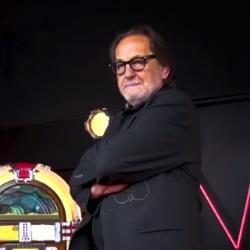Voormalig Radio 2-deejay Ruud Hermans wint The Voice Senior
