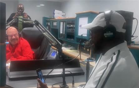 VS: Rickey Smiley volgt Tom Joyner op in de ochtend