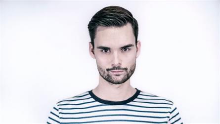 3FM-deejay Domien Verschuuren in De Simste Mens