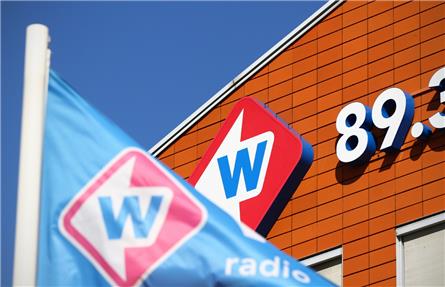 Debby en haar Mannen verdwijnt alsnog van Radio West