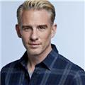 Geen talkshow meer voor Art Rooijakkers bij RTL