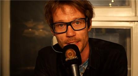 Giel Beelen houdt zijn mond dicht en laat fans in het ongewis