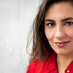 Nadia Moussaid vervangt Eva Jinek met Laat op Eén vanaf maandag